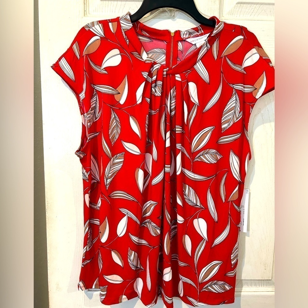 NWT Liz Claiborne Short Sleeve Knit Top